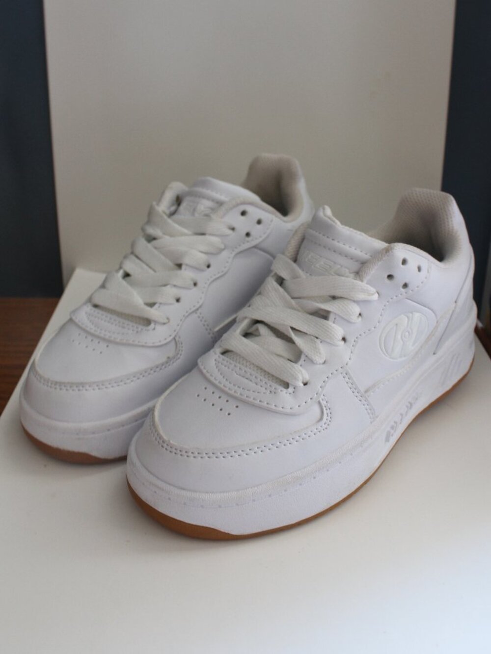 Heelys Kids Size 1 White